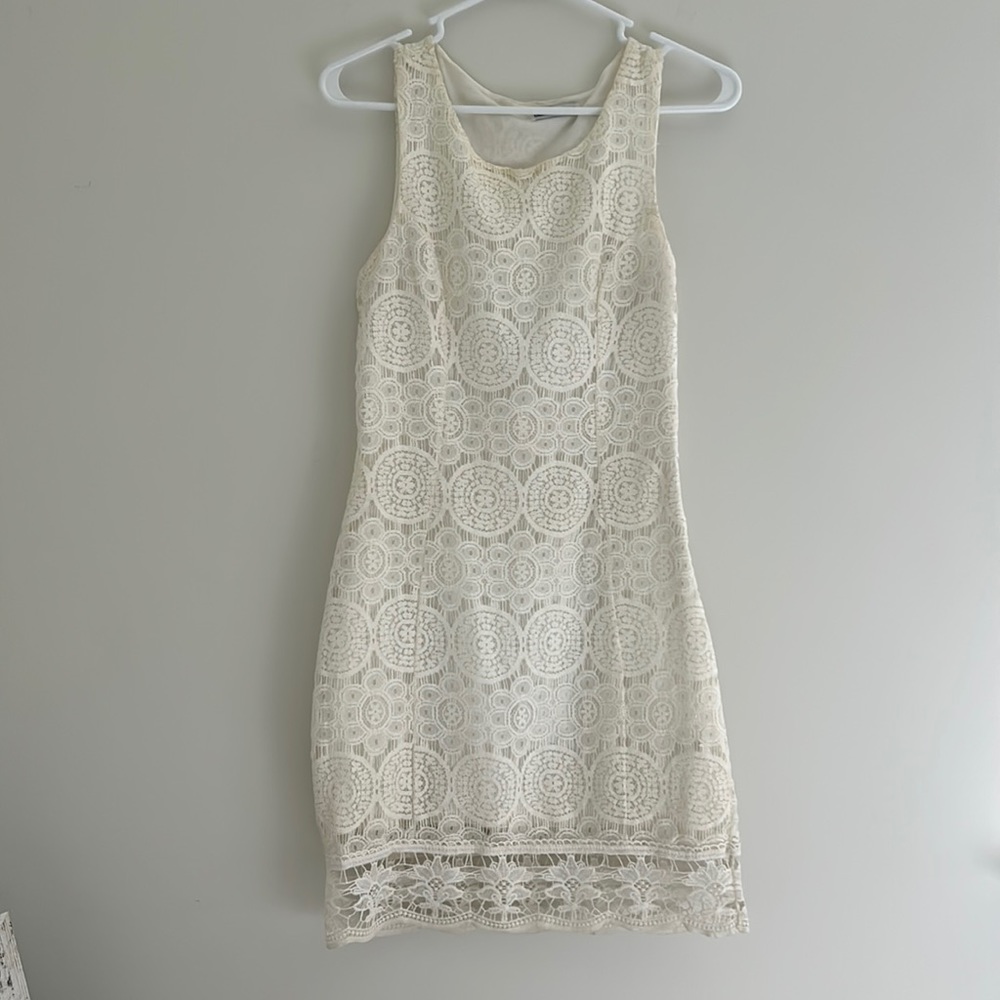 Dainty hooligan white lace mini dress (S)